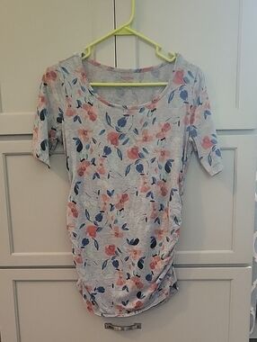 Scoop Neck Light Gray Floral Women's Maternity Top